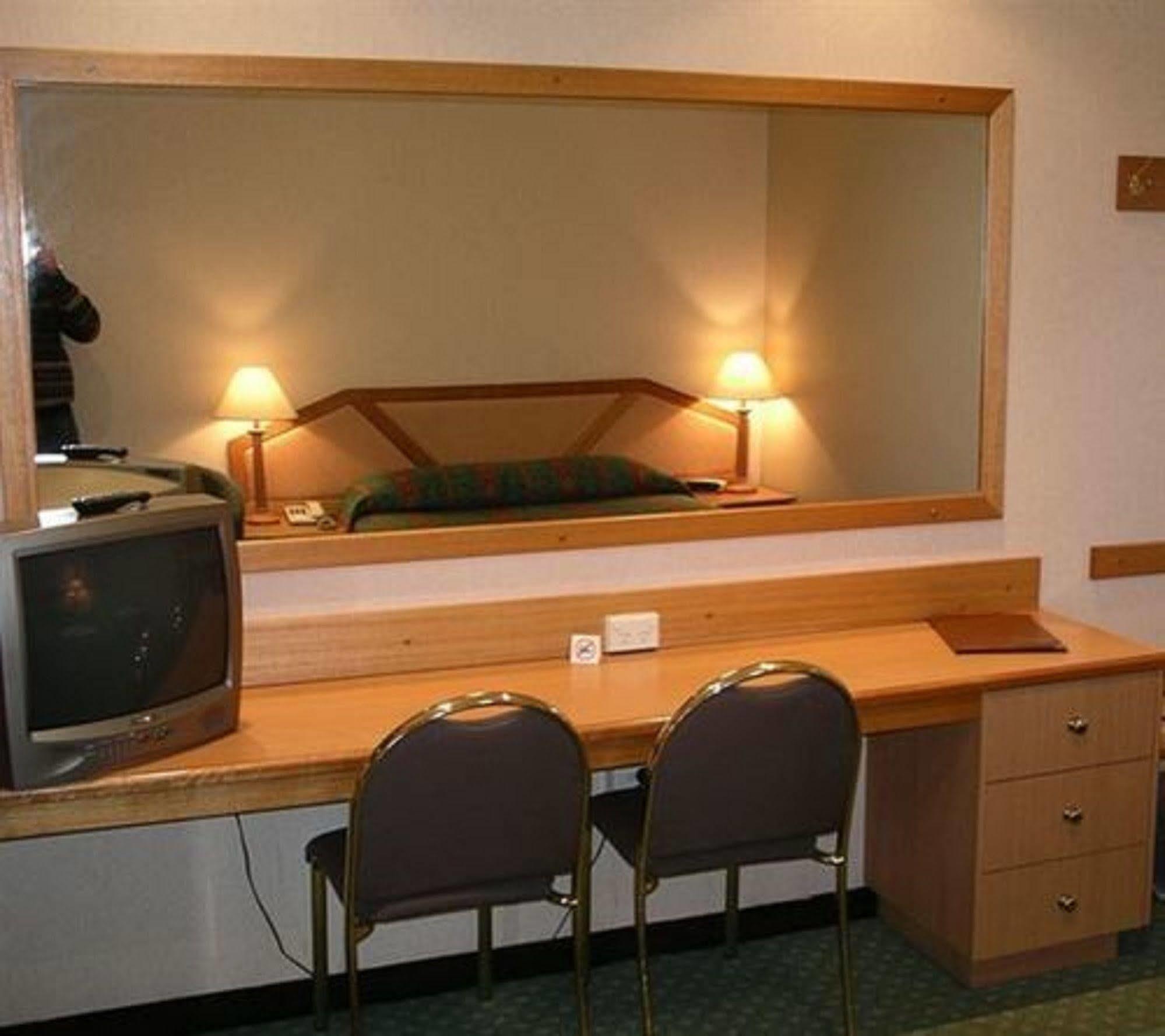 Goulburn Central Motel Экстерьер фото